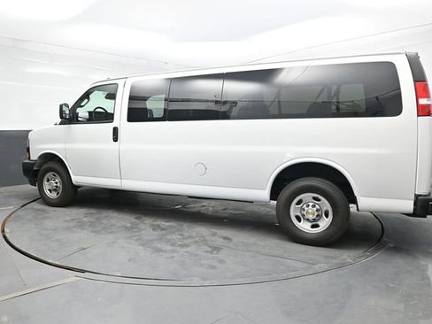 Used 2024 Chevrolet Express 3500 LS RWD image 4