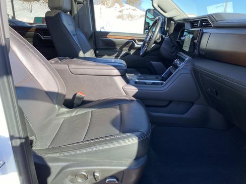 Used 2024 GMC Sierra 3500 Denali image 22