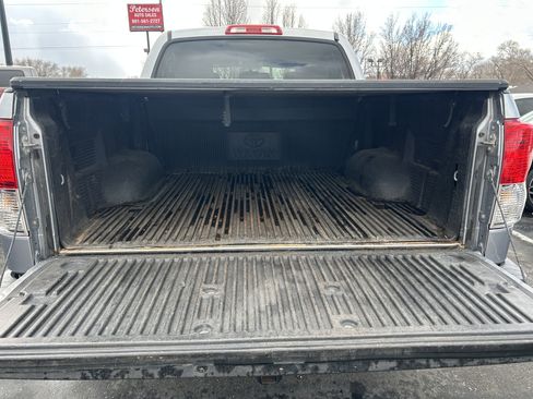 Used 2010 Toyota Tundra 4x4 CrewMax image 10