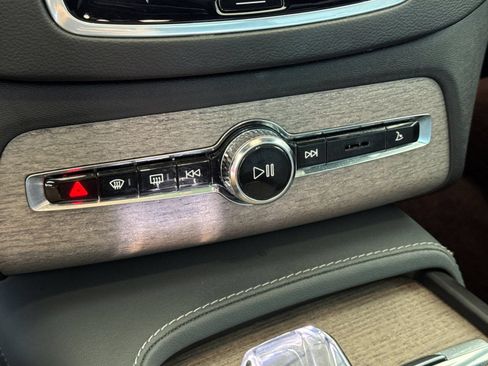 Certified 2023 Volvo XC90 T8 Ultimate AWD/4WD image 26