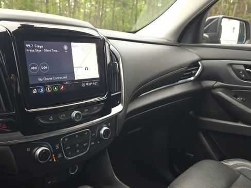 Used 2021 Chevrolet Traverse Premier image 28