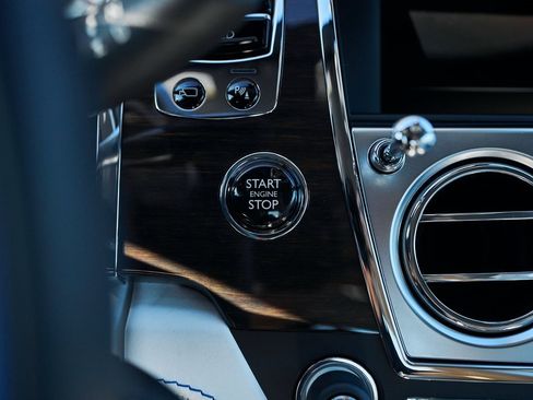 Used 2020 Rolls-Royce Wraith image 59