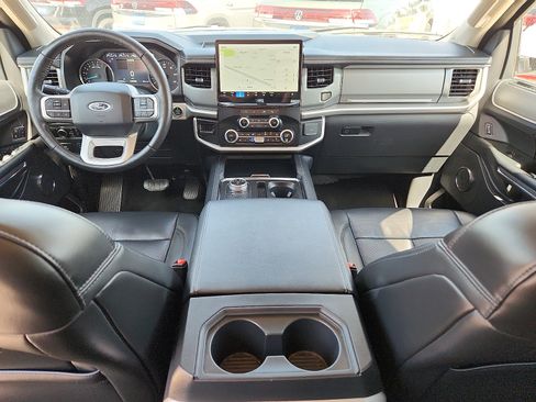 Used 2024 Ford Expedition XLT AWD/4WD image 11