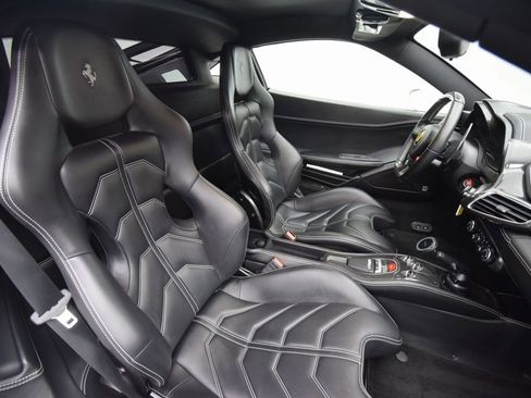 Used 2014 Ferrari 458 Italia Coupe image 13