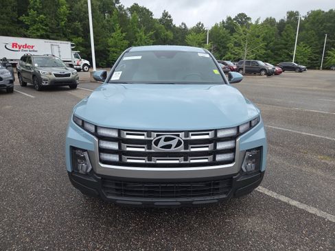 Used 2025 Hyundai Santa Cruz SE FWD image 8