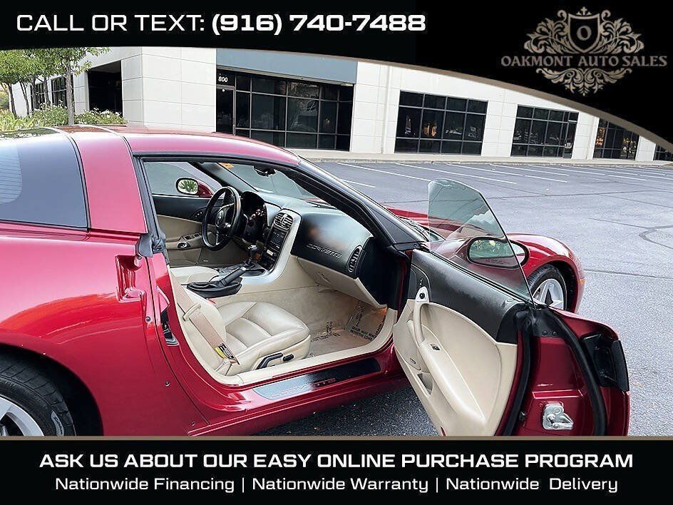Used 2005 Chevrolet Corvette Coupe w/ Preferred Equipment Group RWD image 13