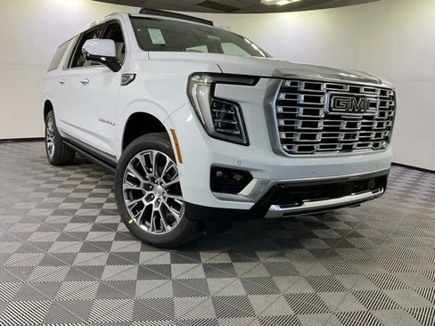New 2026 GMC Yukon XL Denali w/ Sun & Power Step Package AWD/4WD image 50
