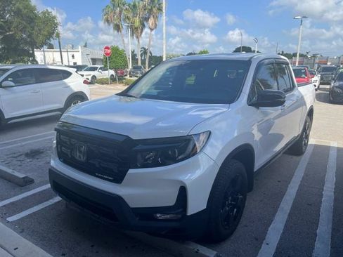 Used 2025 Honda Ridgeline Black Edition image 2