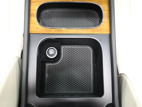 Used 2018 Bentley Bentayga Onyx Edition AWD/4WD image 53