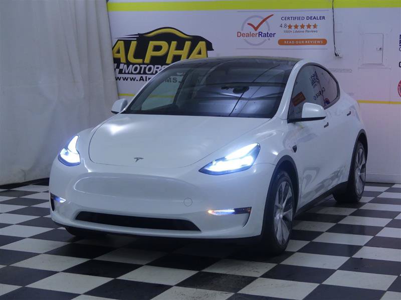 Used 2024 Tesla Model Y Long Range AWD/4WD image 3