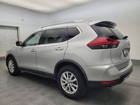 Used 2017 Nissan Rogue SV image 5