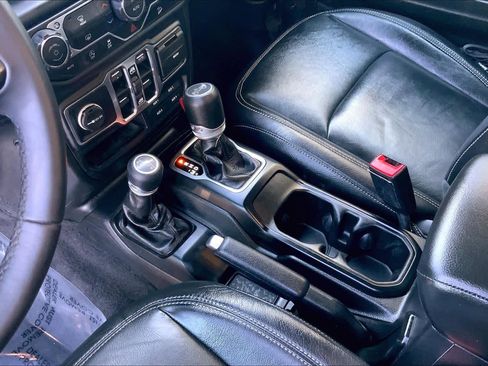 Used 2019 Jeep Wrangler Unlimited Sport S AWD/4WD image 23