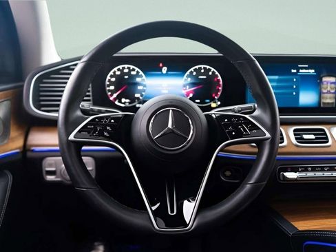 Used 2024 Mercedes-Benz GLE 450 4MATIC w/ Winter Package image 21