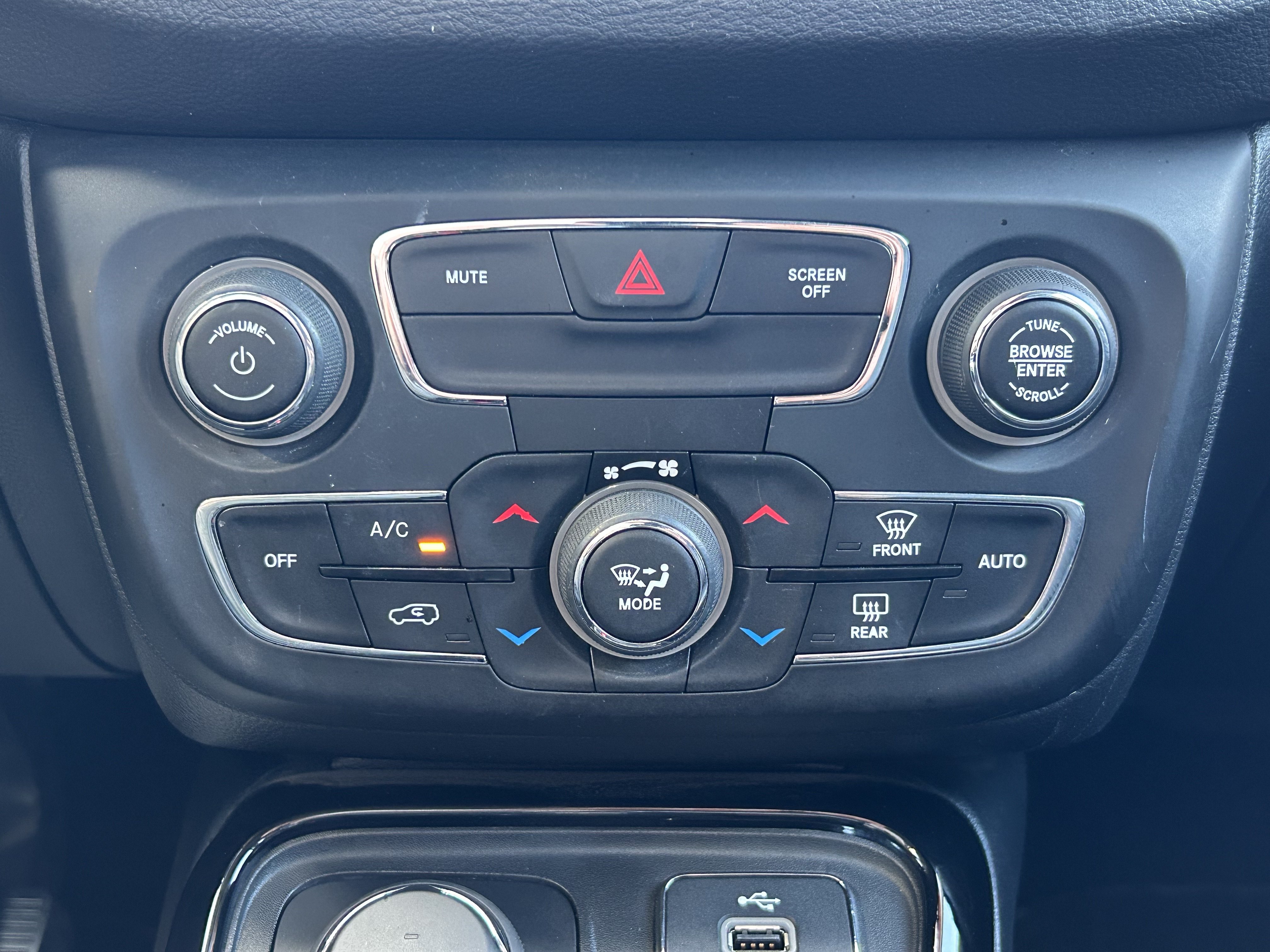 Used 2018 Jeep Compass Limited AWD/4WD image 30