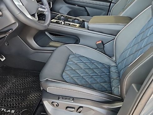 New 2026 Volkswagen Atlas Cross Sport SEL Premium R-Line image 28