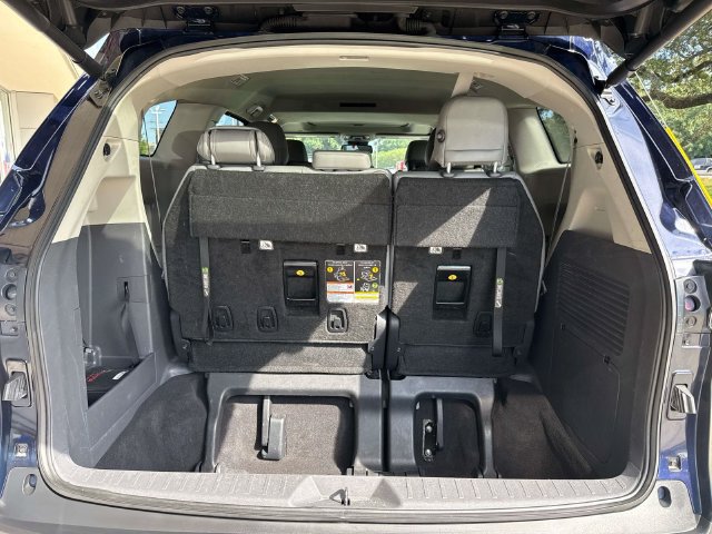 Used 2024 Toyota Sienna XLE FWD image 10