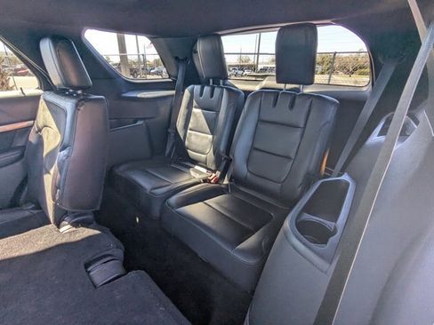 Used 2018 Ford Explorer XLT w/ Equipment Group 202A image 15