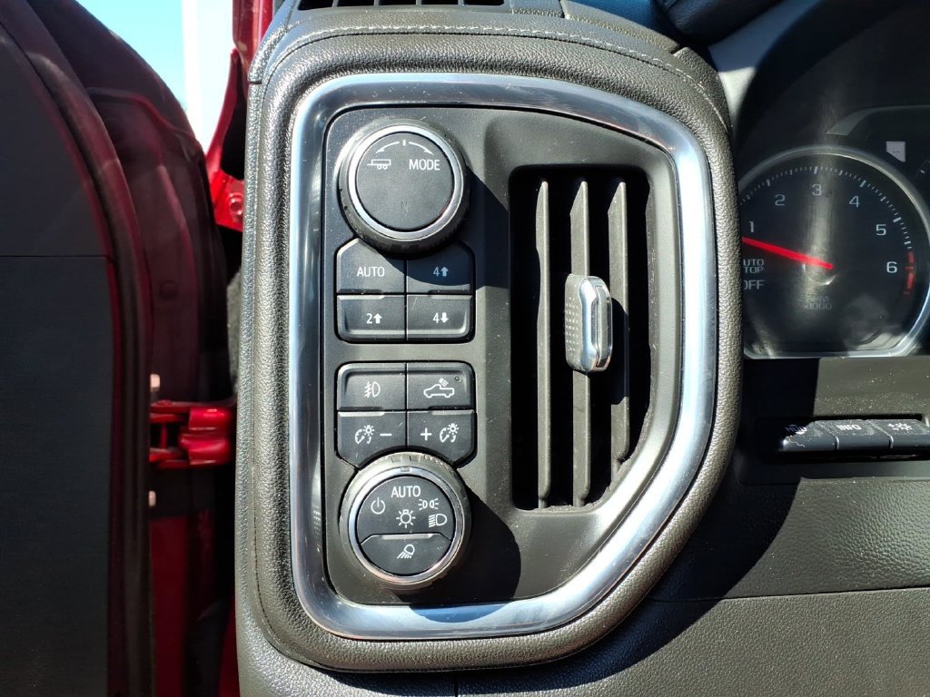 Used 2022 Chevrolet Silverado 1500 LTZ w/ Technology Package AWD/4WD image 11