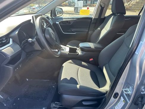 Used 2024 Toyota RAV4 LE AWD/4WD image 28