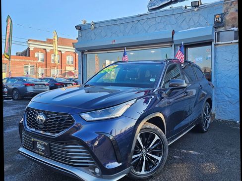 Used 2021 Toyota Highlander XSE image 4