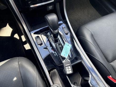 Used 2017 Honda Accord EX-L image 21