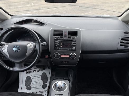 Used 2014 Nissan Leaf S FWD image 17