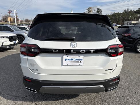 New 2026 Honda Pilot Touring image 8