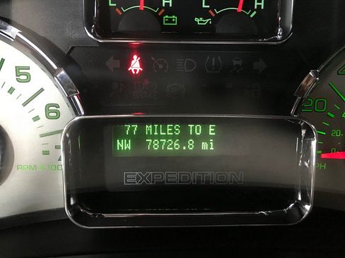 Used 2014 Ford Expedition Limited w/ Equipment Group 301A RWD image 23