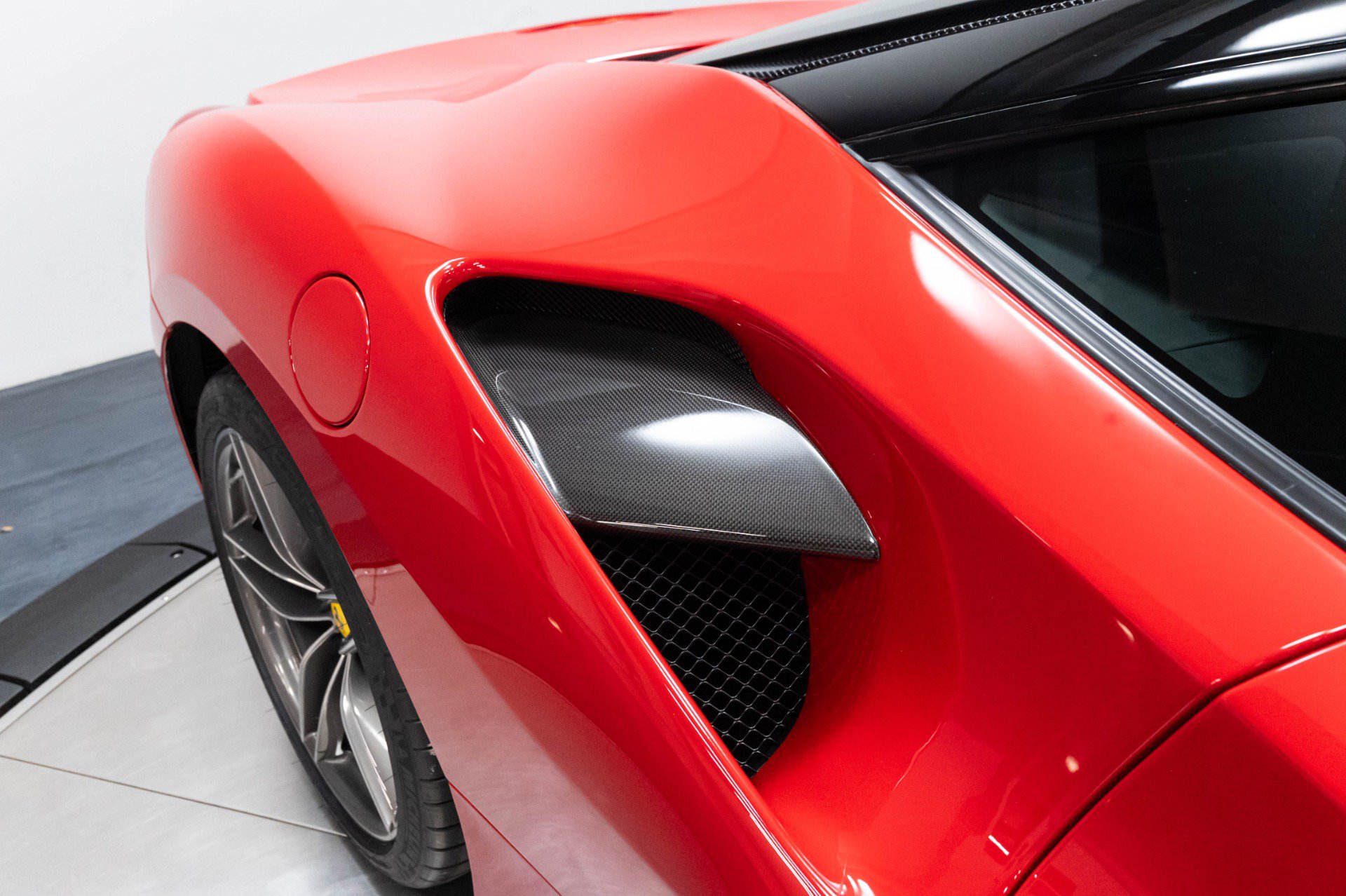 Used 2016 Ferrari 488 GTB RWD image 29