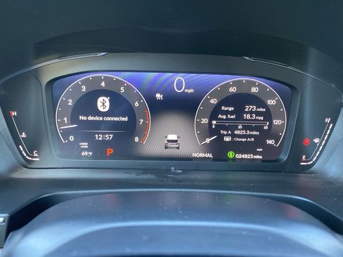 Used 2023 Honda Pilot Elite image 12