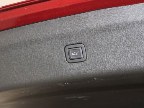 Used 2024 Buick Enclave Premium image 16