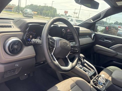 Used 2024 Chevrolet Colorado ZR2 w/ ZR2 Convenience Package III AWD/4WD image 4
