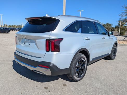 New 2026 Kia Sorento S w/ S Panoramic Sunroof Package FWD image 5