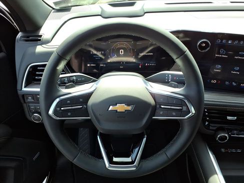 New 2026 Chevrolet Suburban Premier image 14