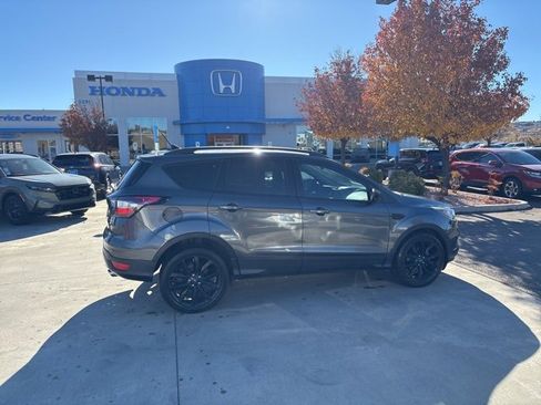 Used 2018 Ford Escape SE w/ SE Sport Appearance Package image 5