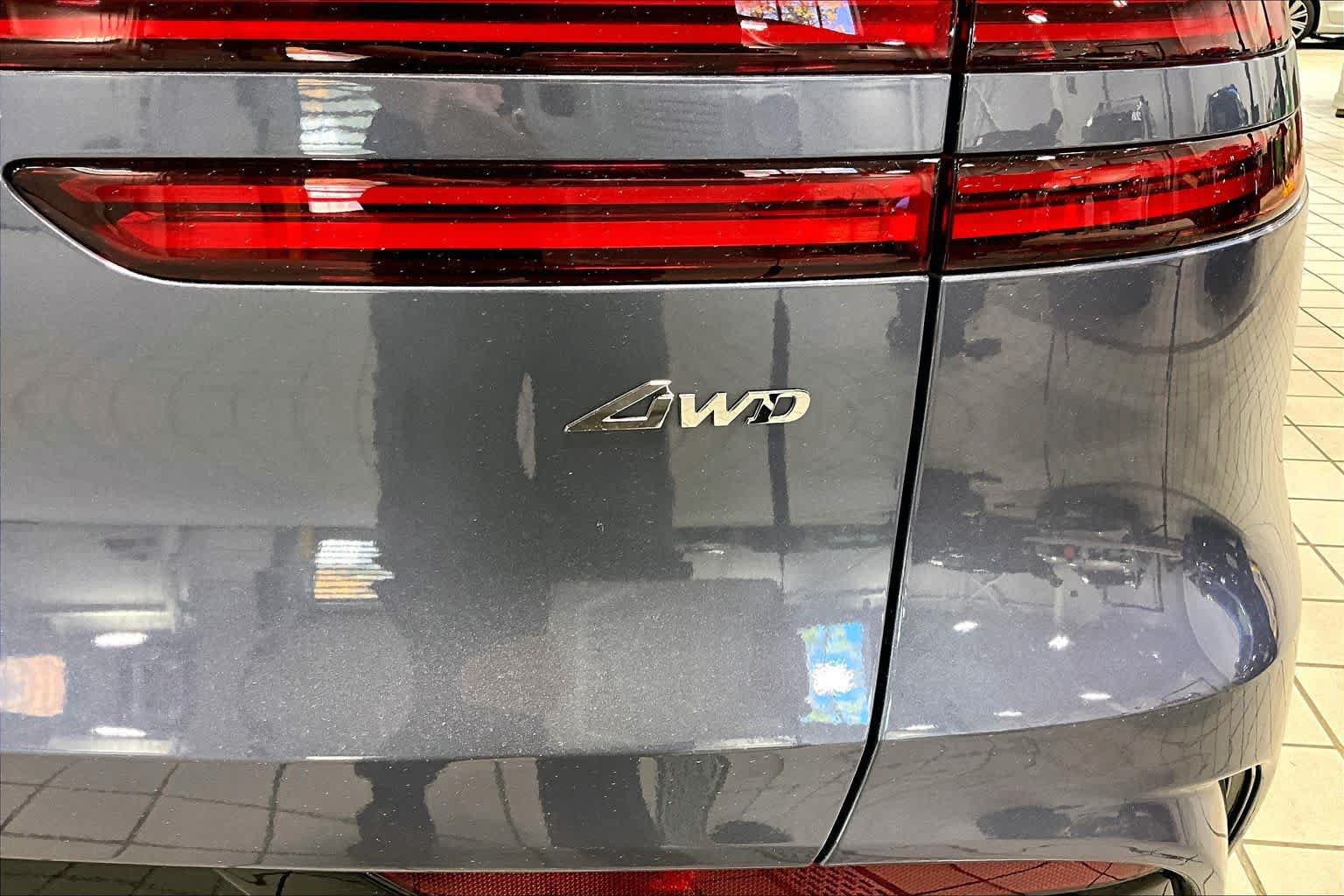 Used 2026 Genesis GV70 2.5T Sport Prestige AWD/4WD image 10