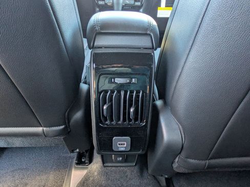 New 2026 Jeep Compass Limited image 21