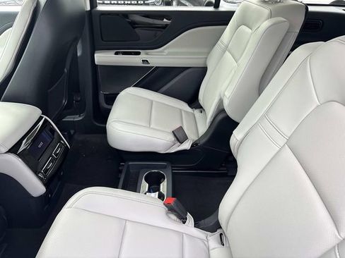 New 2026 Lincoln Aviator 2WD w/ Jet Appearance Package image 18