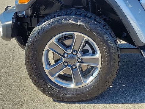 Used 2020 Jeep Wrangler Unlimited Sahara image 11