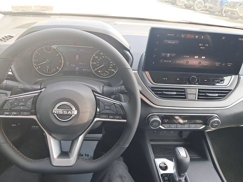 New 2026 Nissan Altima 2.5 SR w/ SR Midnight Edition Package FWD image 13