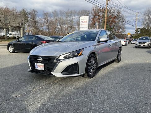 Used 2023 Nissan Altima 2.5 SV image 1