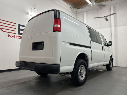 Used 2021 Chevrolet Express 2500 w/ Driver Convenience Package RWD image 9