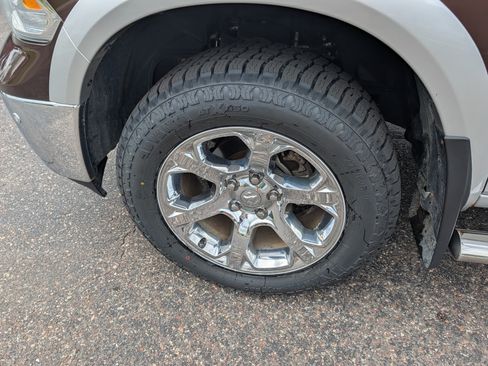 Used 2015 RAM 1500 Laramie w/ Convenience Group AWD/4WD image 9