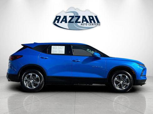 Used 2024 Chevrolet Blazer LT image 2