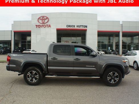Used 2017 Toyota Tacoma TRD Sport RWD image 1