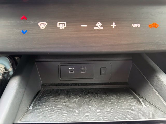 Used 2025 Nissan Murano Platinum AWD/4WD image 17