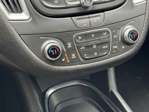 Used 2023 Chevrolet Malibu LT FWD image 27