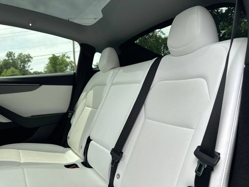 Used 2026 Tesla Model Y Long Range AWD/4WD image 19