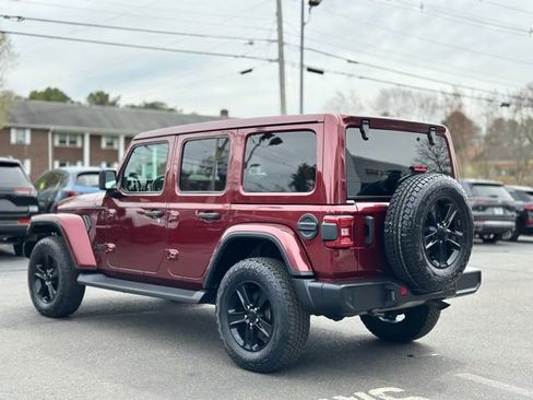 Used 2021 Jeep Wrangler Unlimited Sahara AWD/4WD image 4