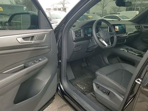 Used 2024 Volkswagen Atlas Cross Sport SE image 19